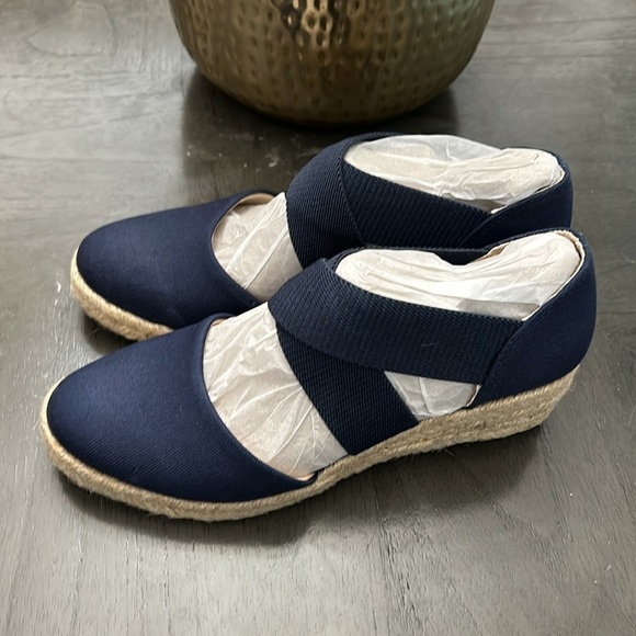 LIFESTRIDE Womens Keaton Round Toe Wedge Slip On Espadrille Shoes (WIDE) - Picture 6 of 8